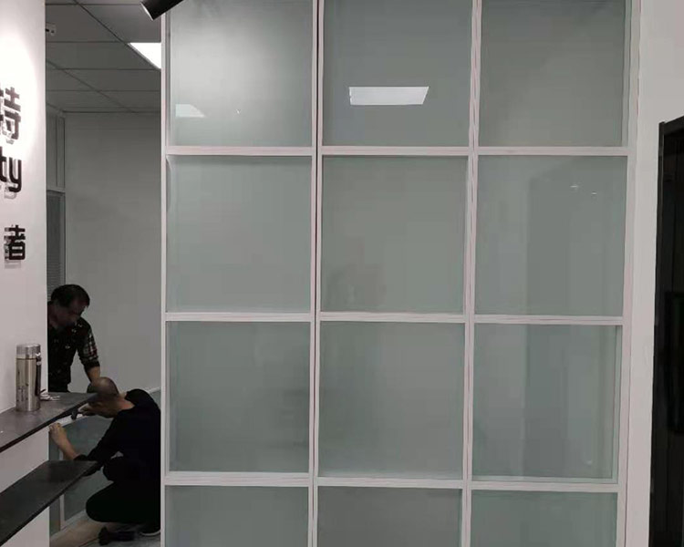 山西鑫银海丰原玻璃公司咨询太原中空玻璃生产时要注意什么？